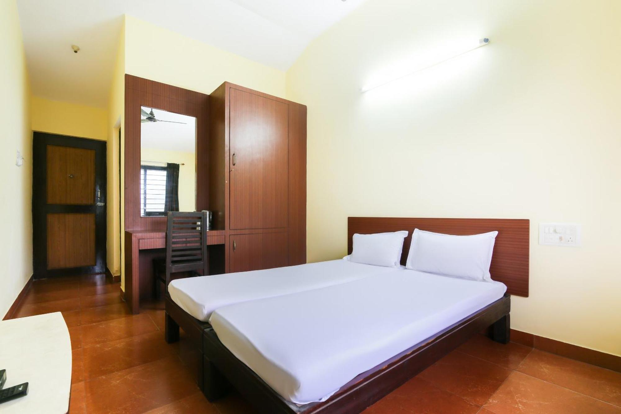 Hotel O Raviraj Classic Cana Eksteriør billede